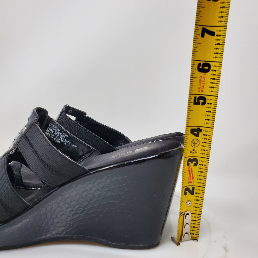 White Mountain Quinlan Wedge Heel Slip On Sandals Black Elastic Straps Size 8.5 - Picture 5 of 8